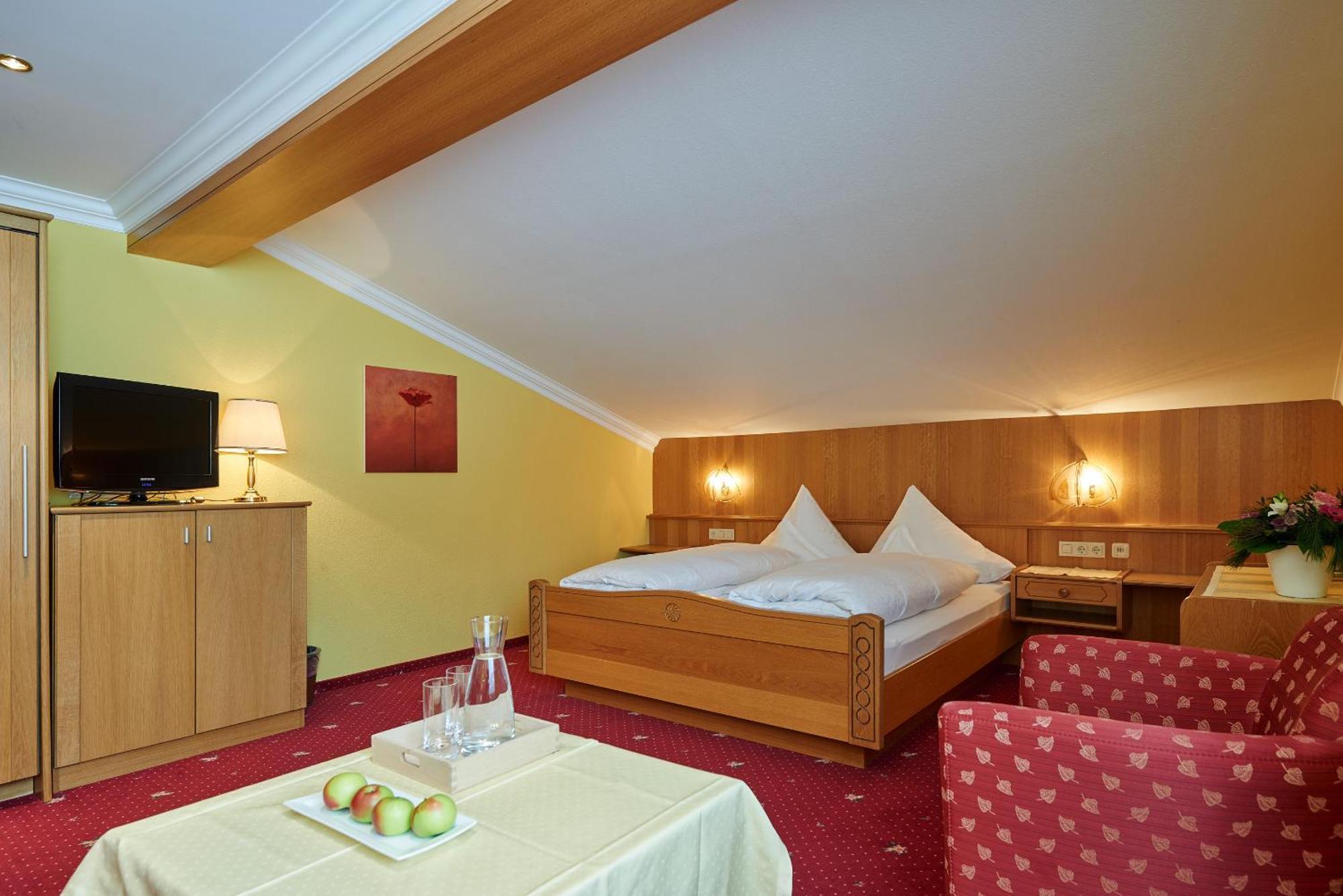 Hotel Restaurant Formarin Oberlech Pokoj fotografie