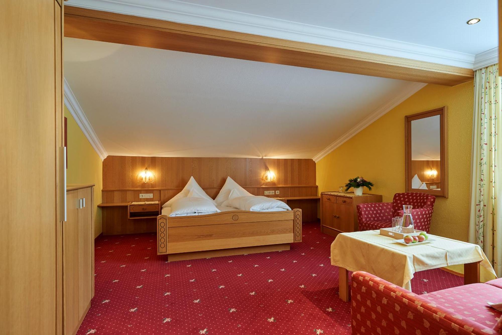 Hotel Restaurant Formarin Oberlech Pokoj fotografie
